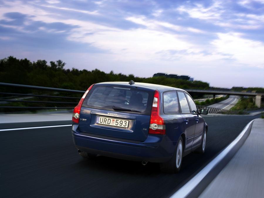  Volvo V50 D5 2004 года  (фото 5 из 10)